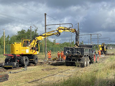 Travaux sur la voie de services à Anor (59)