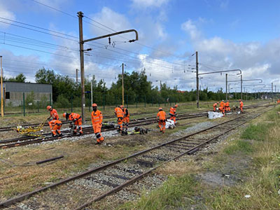 Travaux sur la voie de services à Anor (59)